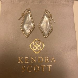 Kendra Scott Earnings